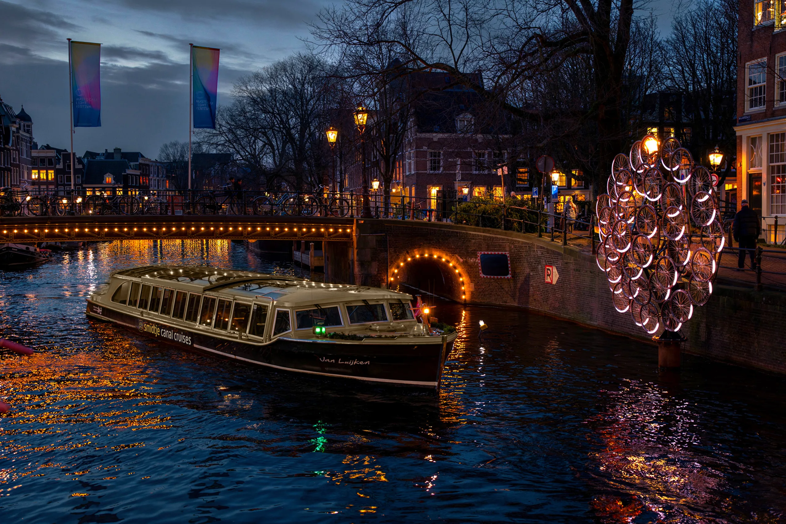 Smidtje Canal Cruises Amsterdam - Amsterdam Light Festival Rondvaart 🌟 hero