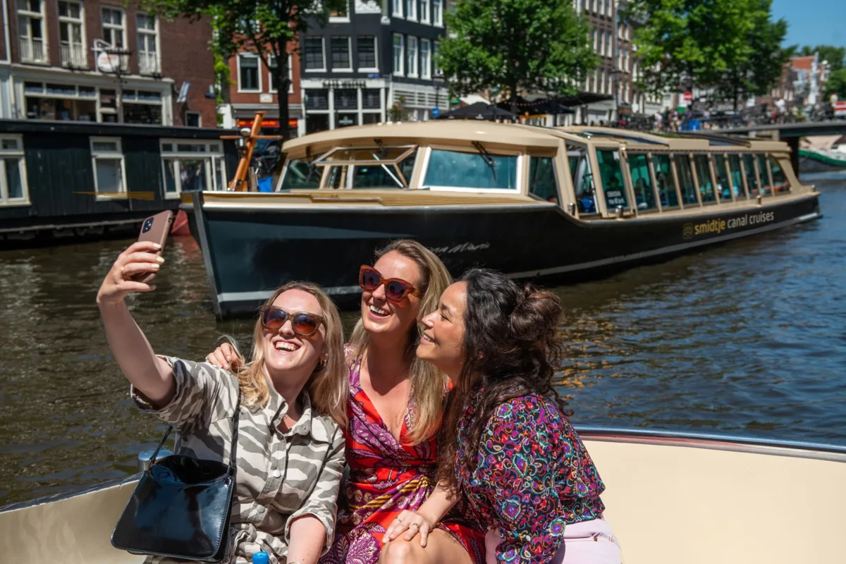 Rondvaart Amsterdam Centrum &bull; Smidtje Canal Cruises Amsterdam - Méér dan een Rondvaart