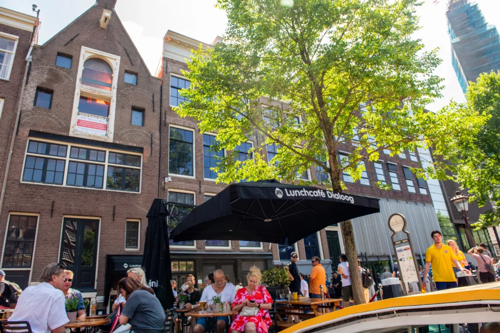 Smidtje Canal Cafe de Dialoog aan Prinsengracht