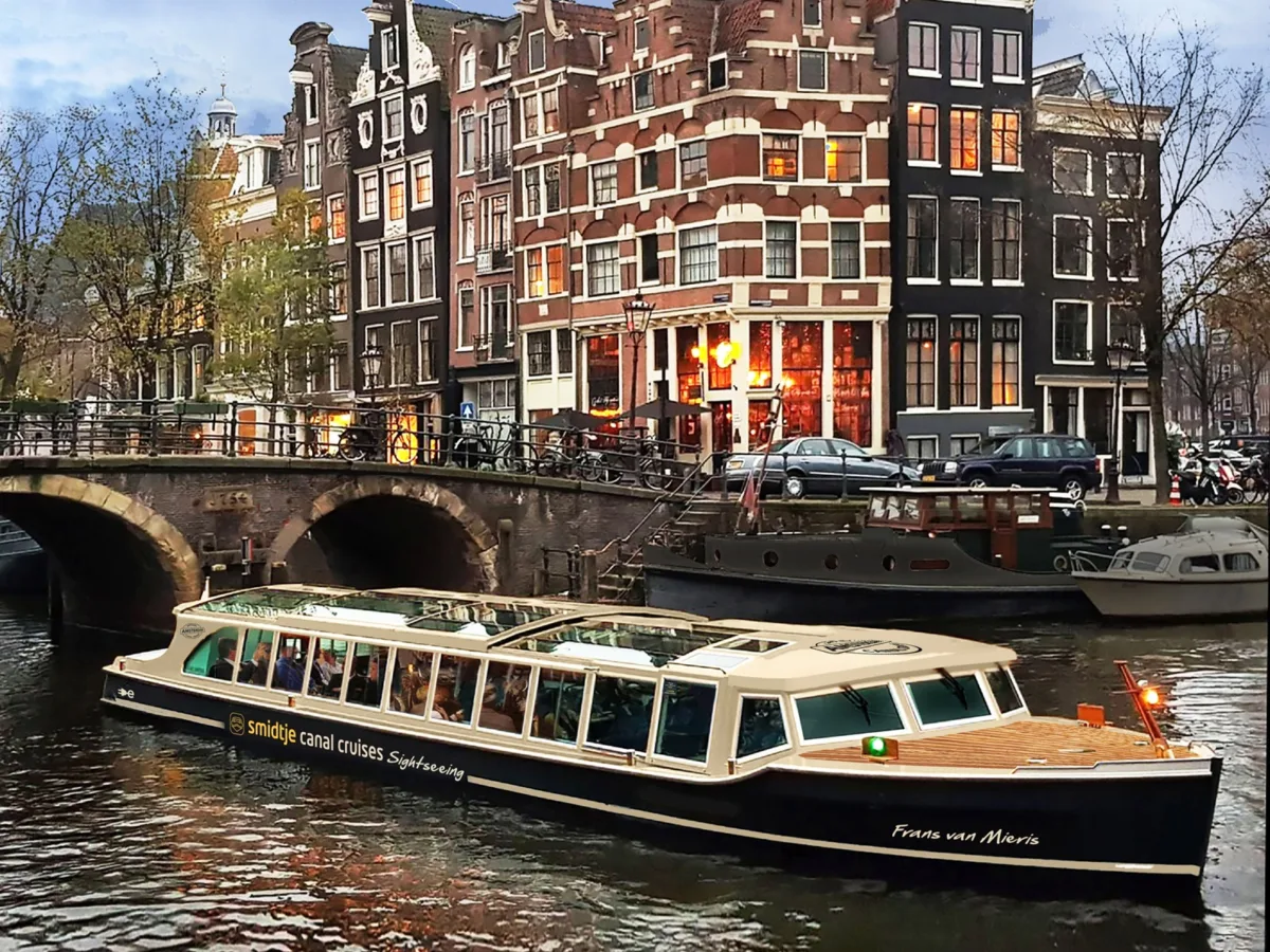 Evening Canal Cruise &bull; Smidtje Canal Cruises Amsterdam - Méér dan een Rondvaart