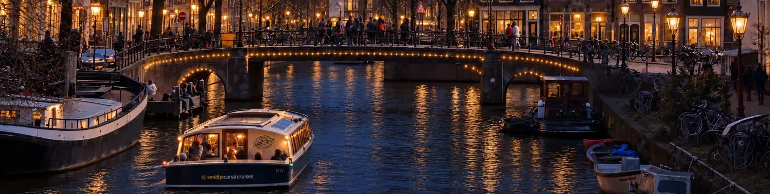 Smidtje Canal Cruises Amsterdam - Winterliche Lichterfahrt am Abend hero