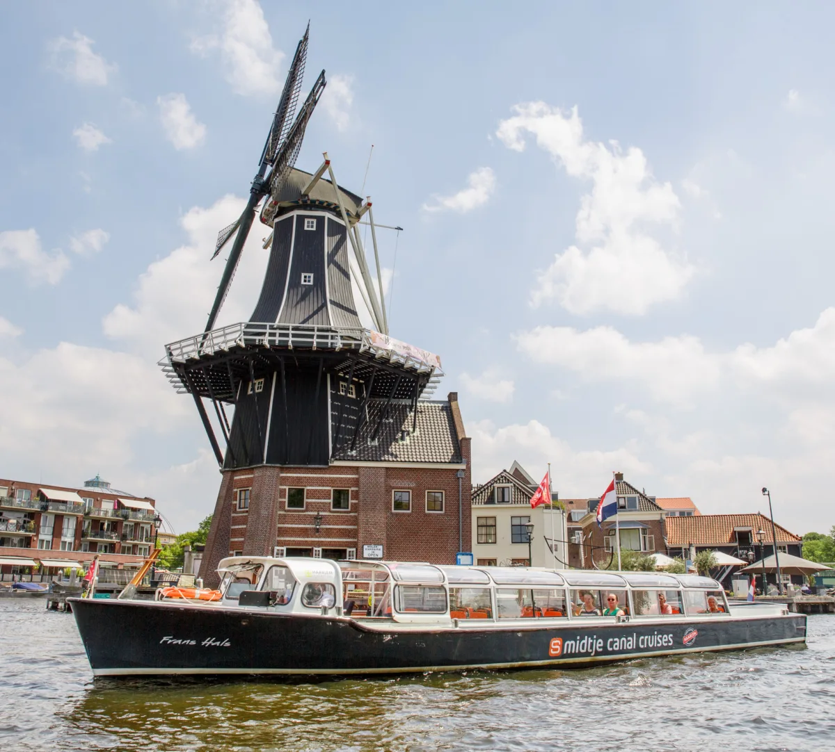 Kombi Ticket – besuch an Mühle „de Adriaan“ & Windmühlen Bootsfahrt &bull; Smidtje Canal Cruises Haarlem - Unieke vaartochten met lokale expertise