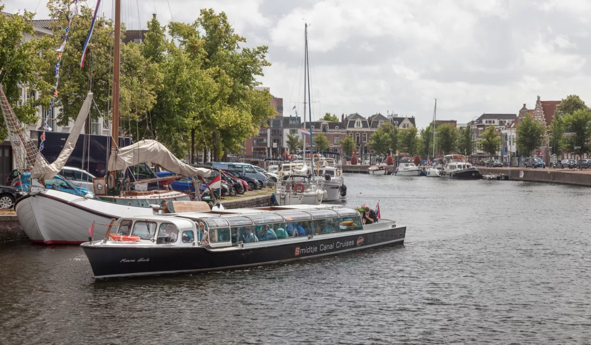 Boten &bull; Smidtje Canal Cruises Haarlem - Unieke vaartochten met lokale expertise