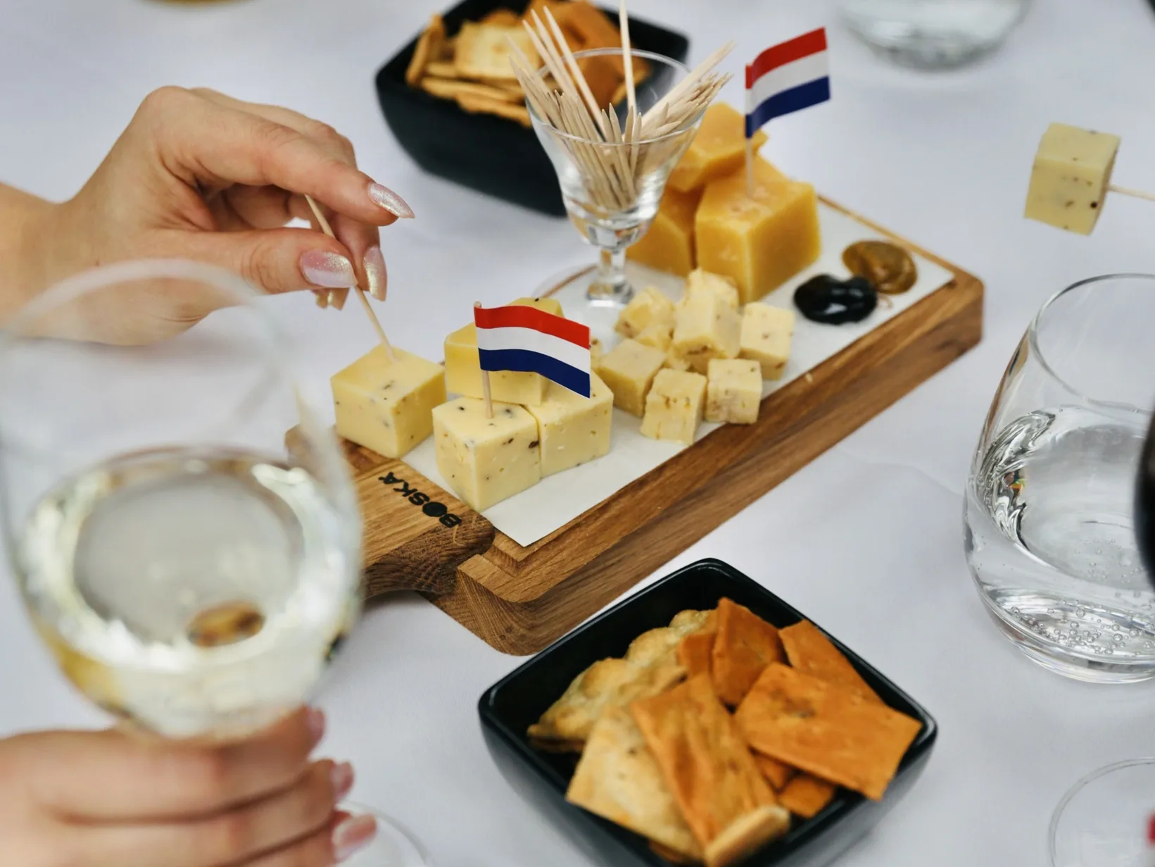 Smidtje Canal Cruises - Rondvaart met Kaas en Wijnproeverij hero