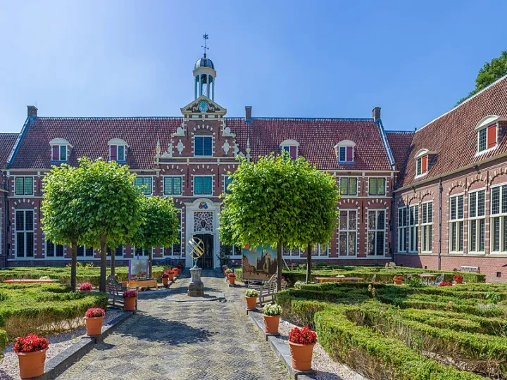 Cruising Museums Haarlem • Smidtje Canal Cruises - Unieke vaartochten met lokale expertise