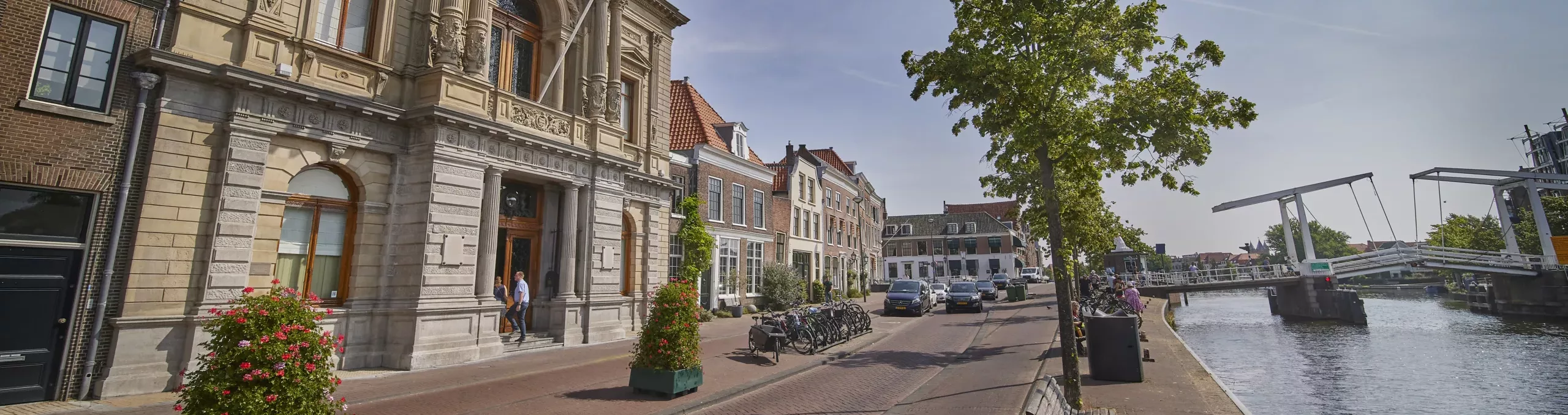 Smidtje Canal Cruises - Teylers Museum + Rondvaart Haarlem hero