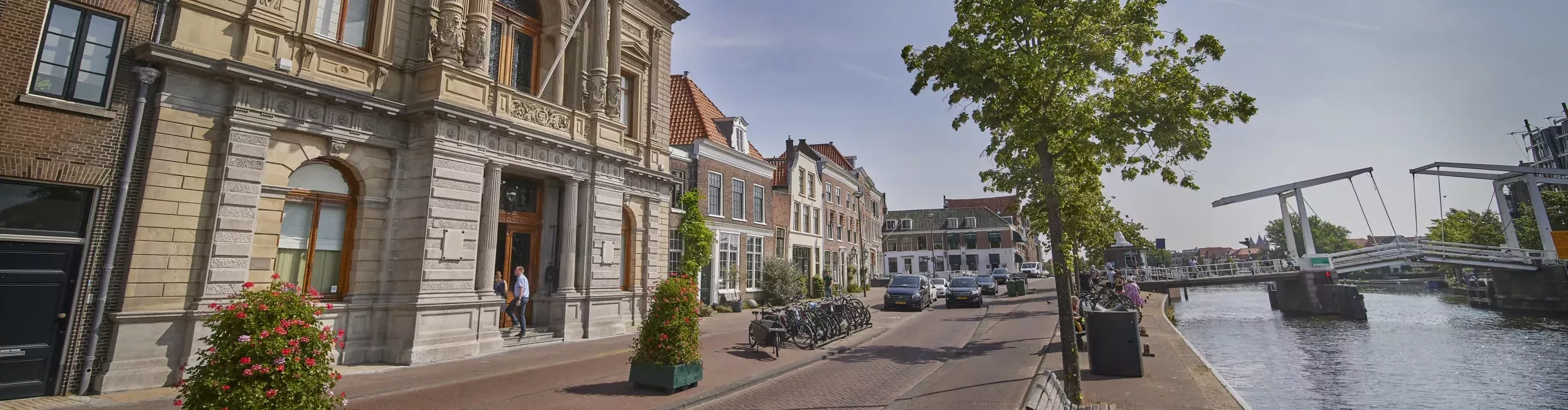 Smidtje Canal Cruises - Teylers Museum + canal cruise Haarlem hero