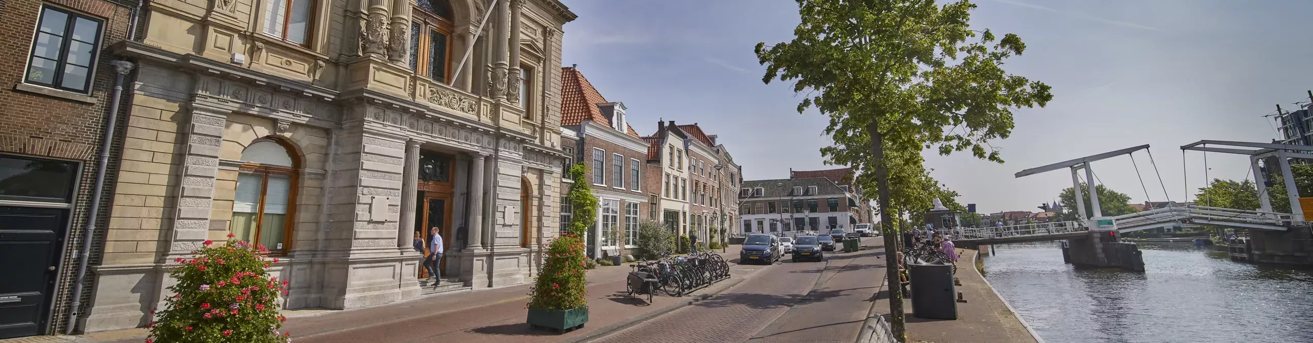 Smidtje Canal Cruises - Teylers Museum + Grachtenfahrt Haarlem hero